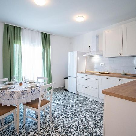 Apartment Nikola Kaštel Novi Exterior foto