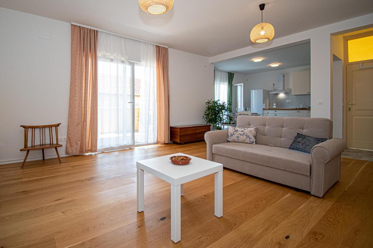 Apartment Nikola Kaštel Novi Exterior foto